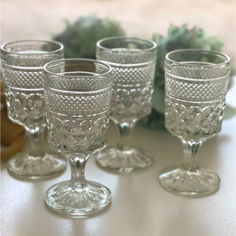 Vintage stemware  glasses (4)